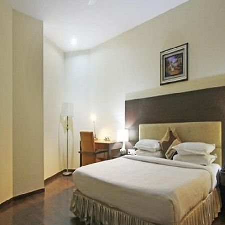 Hotel A1 Джаландхар Экстерьер фото